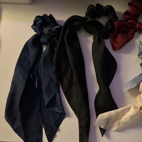 Hair Scrunchie Ribbons - Picture 2 of 3